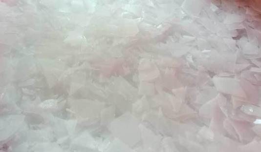 如果出現(xiàn)冰塊粘連，可能是因為制冰過程中水溫控制不當