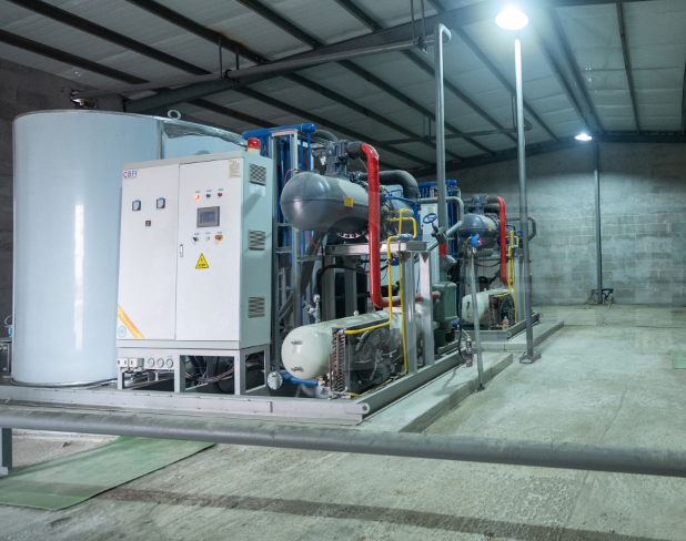 日產(chǎn)50噸的大型蒸發(fā)冷式塊冰機，價格會是幾十萬到上百萬元以上