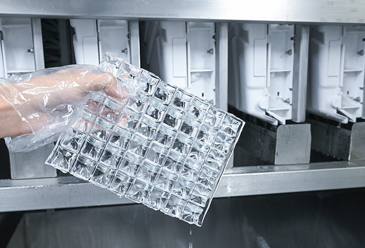 生產(chǎn)的冰塊呈方形